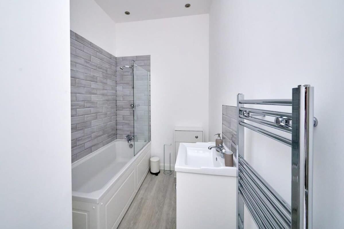 Modern 2 Bedroom Apartment In Preston Preston  Exterior photo